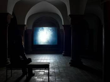 Installationsansicht (Detail), VOLTO SANTO INSTALLATION, 2007,  Video-Sound-Installation, Größe variabel, St. Gereon, Köln