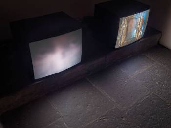 Installationsansicht (Detail), VOLTO SANTO INSTALLATION, 2007, Video-Sound-Installation, Größe variabel, St. Gereon, Köln